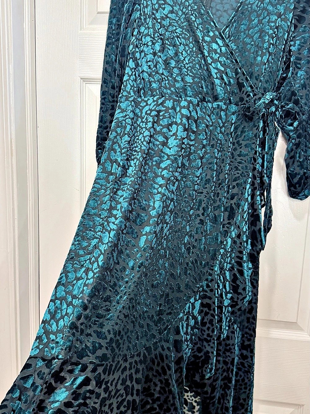 Calvin Klein Animal-Print Velvet Burnout Wrap Dress Size 10